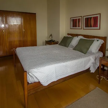 S. Mamede Otel *
